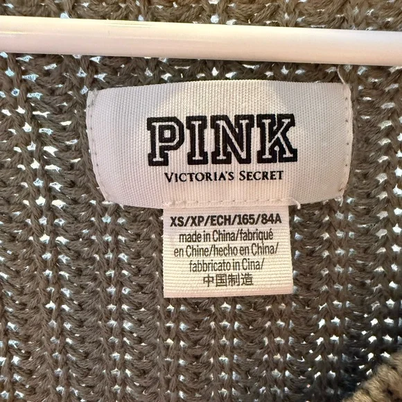 PINK Victoria's Secret Olive V-Neck Sweater
Oversized - Picture 4 of 4